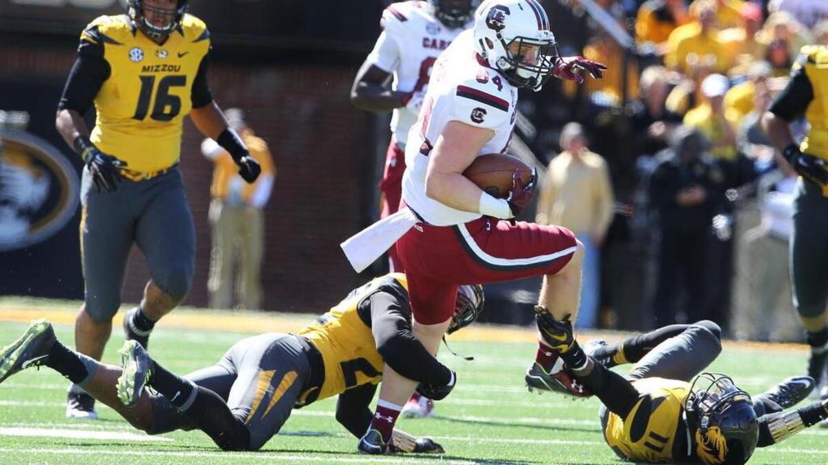 
South Carolina Gamecocks tight end Kyle Markway (84) makes a catch in the second half against Missouri at Faurot Field in Columbia, Mo., Saturday, October 3, 2015.
