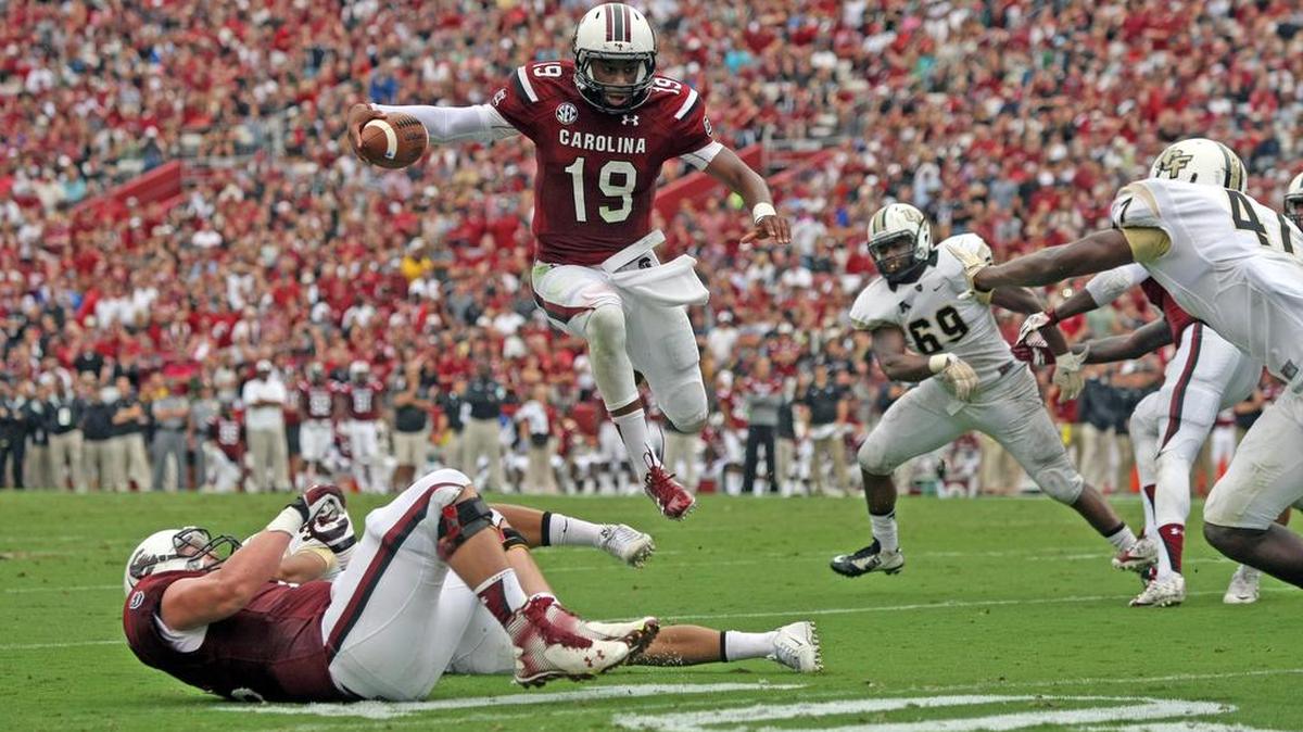 
South Carolina quarterback Lorenzo Nunez gains yardage against UCF on Saturday at Williams-Brice Stadium. 
