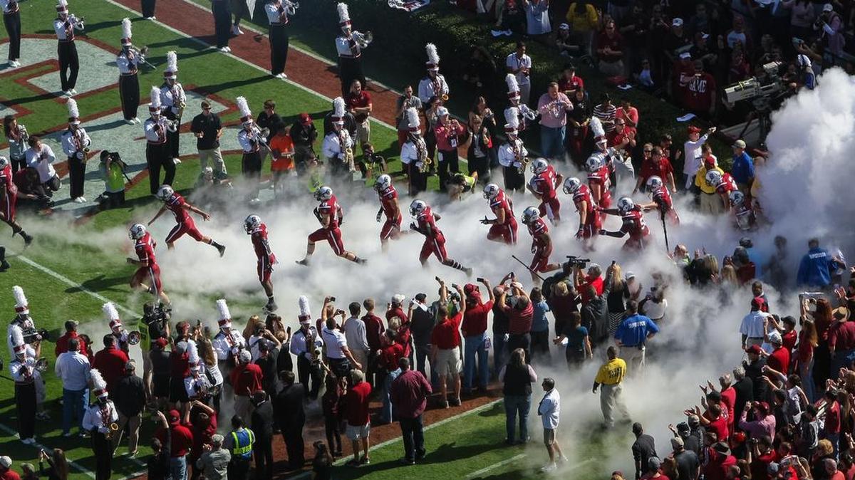 South Carolina isn’t favored this week, but money is coming in on the Gamecocks in Las Vegas.