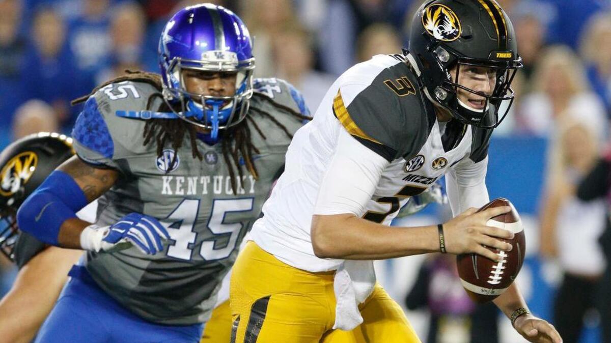 
Missouri Tigers quarterback Drew Lock (3) 
