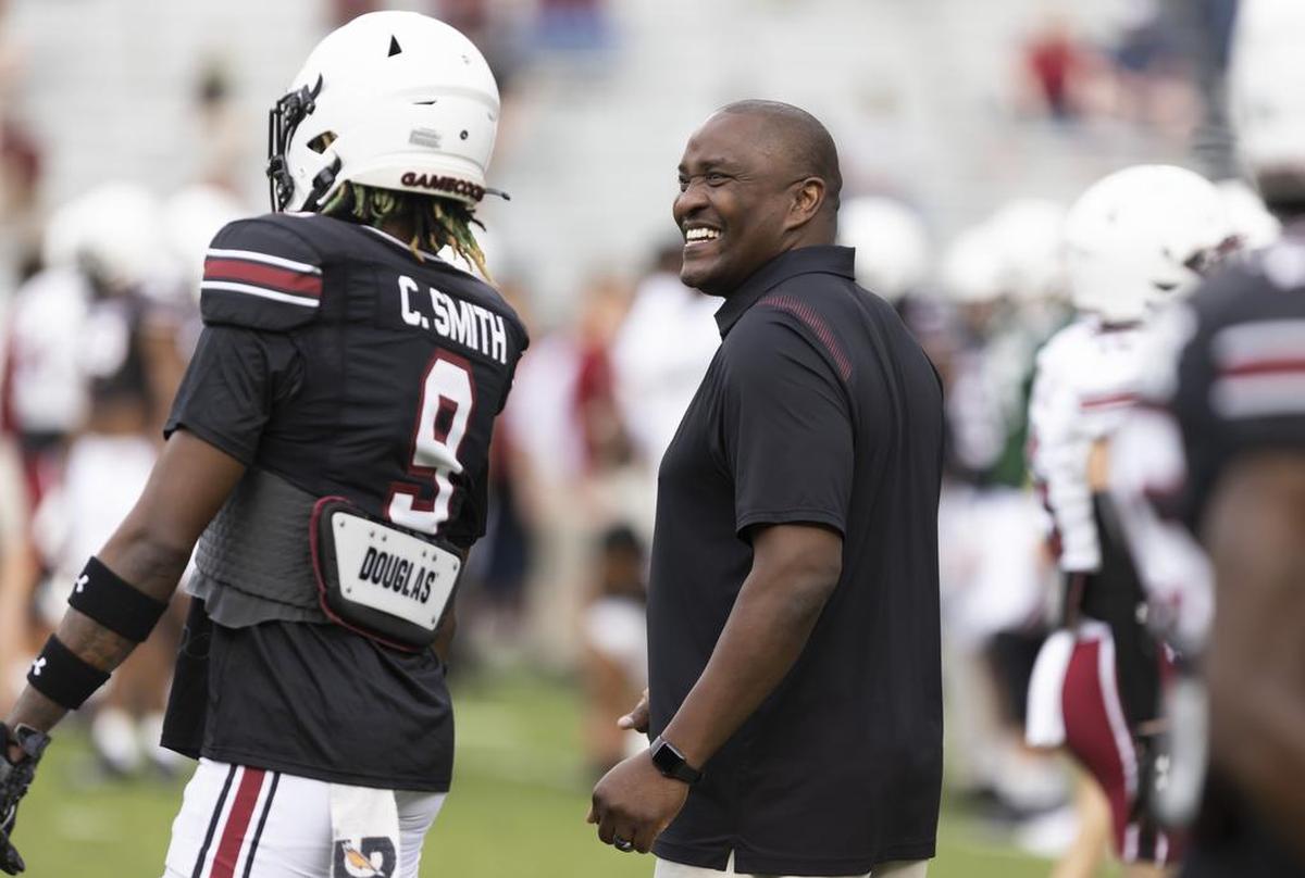 Gamecocks defensive coordinator Clayton White talks with players during the Gamecocks??? Spring Game held at Williams-Brice Stadium on Saturday, April 16, 2022.