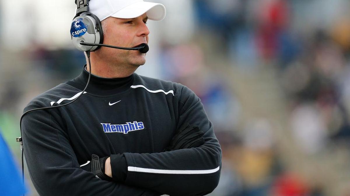 Memphis Tigers head coach Justin Fuente