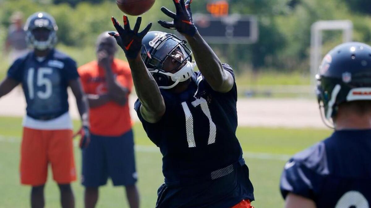 Chicago Bears' Alshon Jeffery (17) participates in the the NFL football team's minicamp at Halas Hall Tuesday in Lake Forest, Ill.