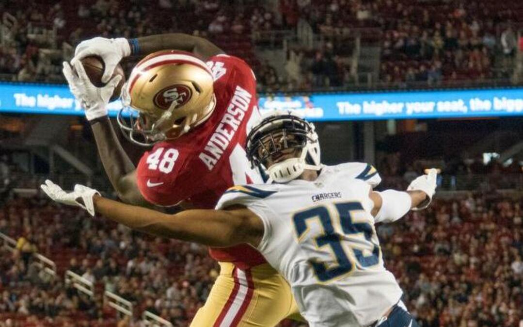 Tight end Rory Anderson