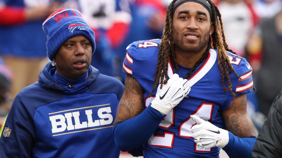 Buffalo Bills cornerback Stephon Gilmore (24)