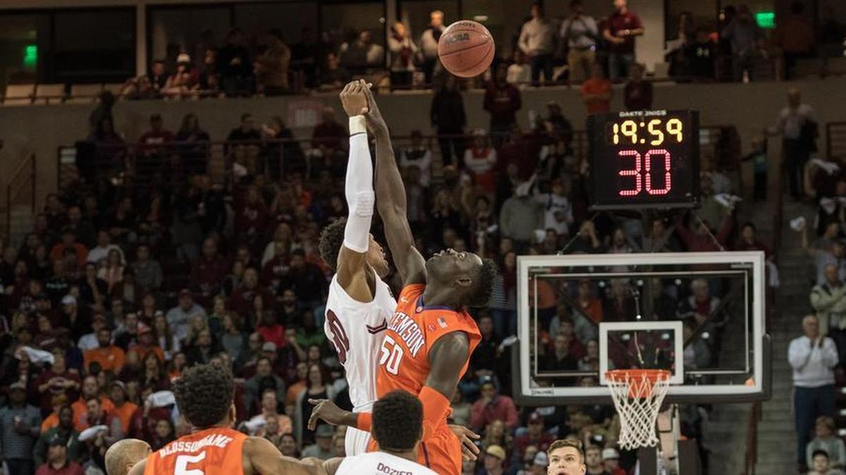 Chris Silva (30) and the Gamecocks travel to face Clemson on Tuesday.