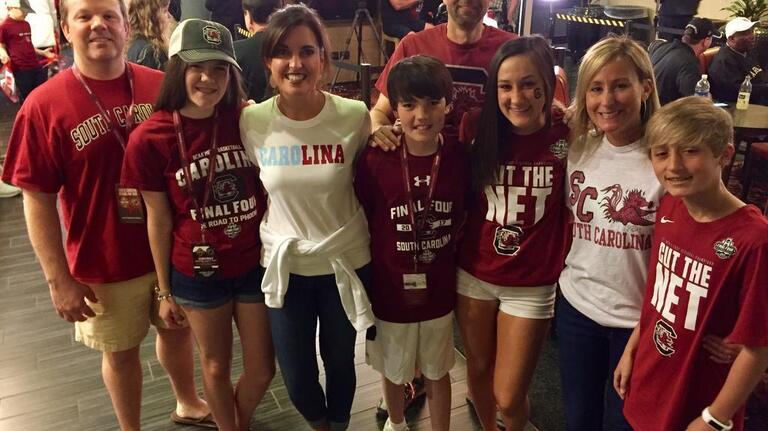 Fan Cam: South Carolina fans head to Phoenix for Final Four 