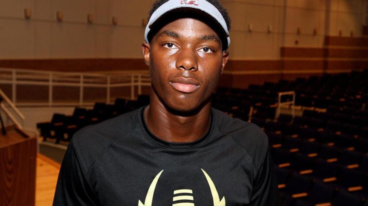 One-time USC defensive end commitment Jordan Smith is now part of Florida’s class.