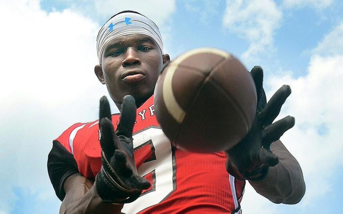 Palmyra High School's wde receiver Kelvin Harmon