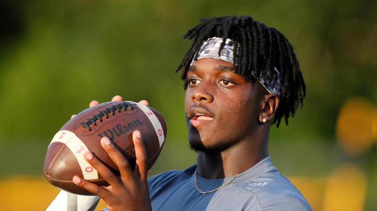 South Carolina commit and Fort Dorchester QB Dakereone was selected to the SC Football Coaches Palmetto Champions team.