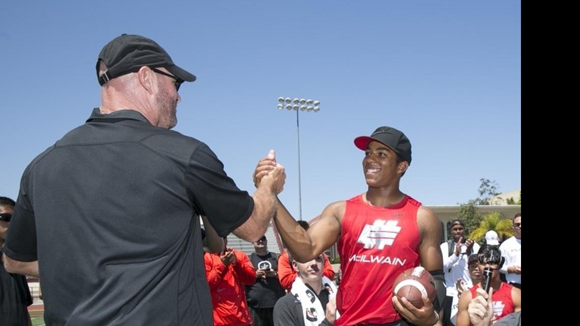 
Brandon McIlwain is named Elite 11 Semifinals MVP and congratulated by former NFL quarterback and Elite 11 head coach Trent Dilfer.
