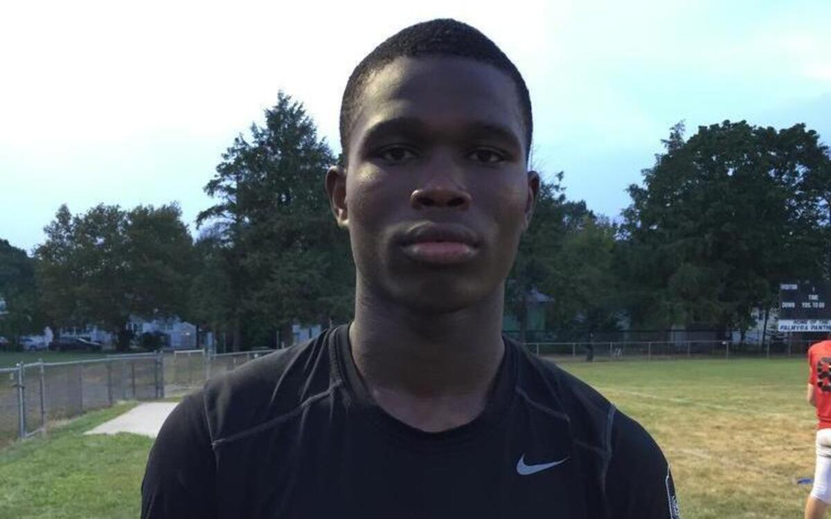 Kelvin Harmon says he will still consider South Carolina.