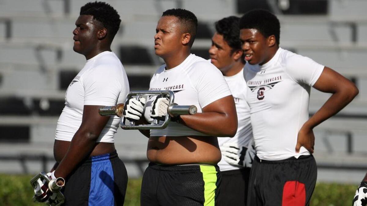 Eric Douglas, center