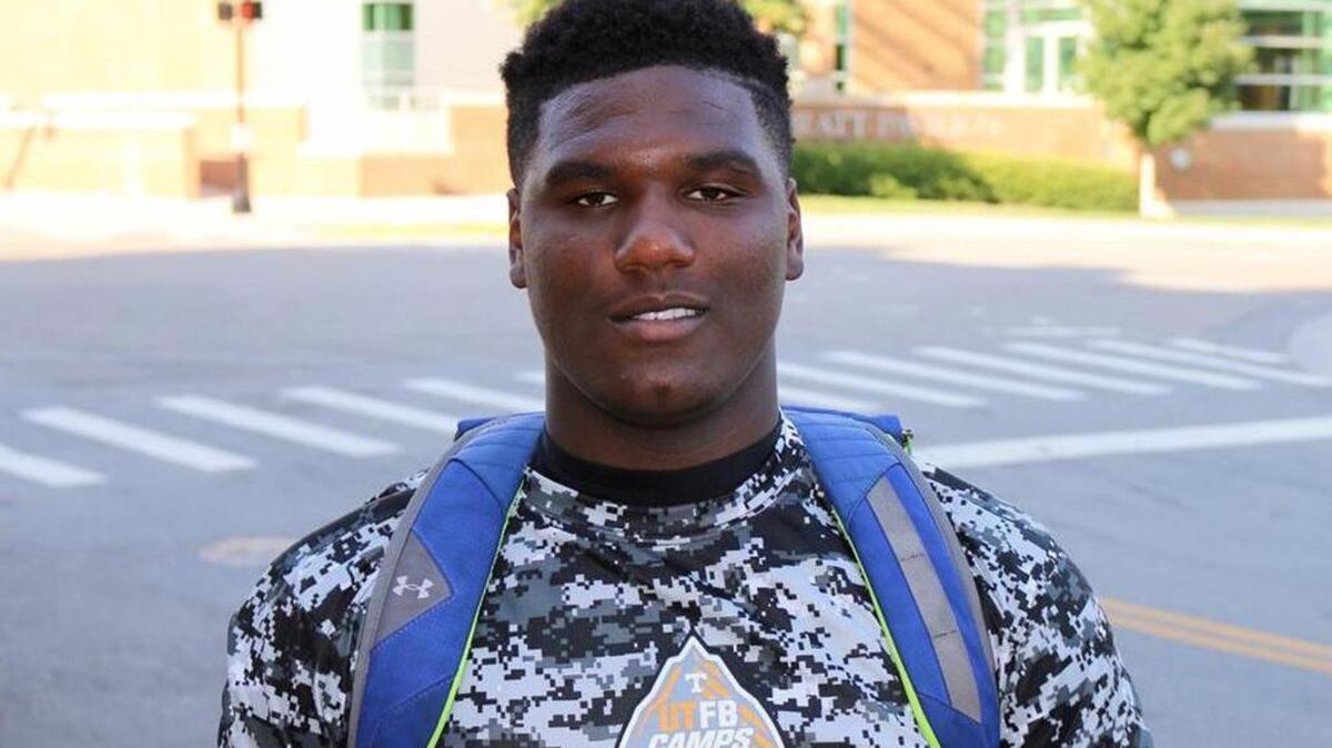 Malcolm Roach committed to Texas in November