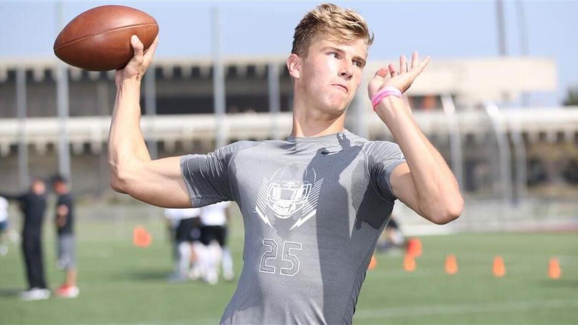 South Carolina OC Kurt Roper visits Arizona QB Tyler Shough | The State