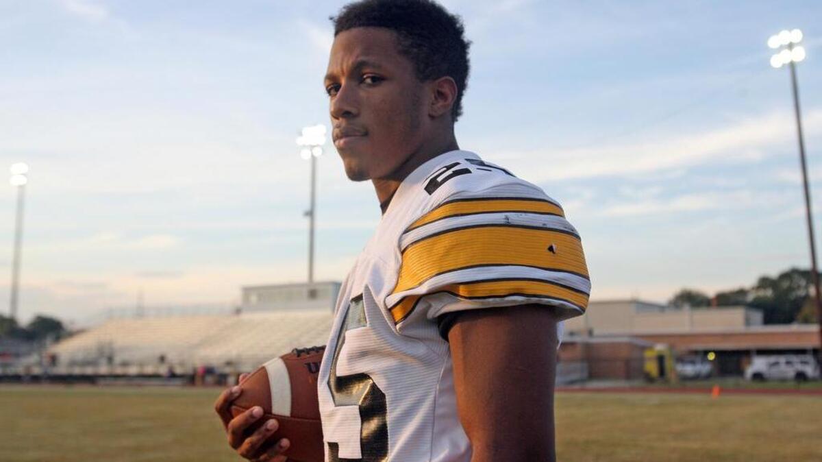 Wide receiver/defensive back Tre Jackson of Baton Rouge, La.