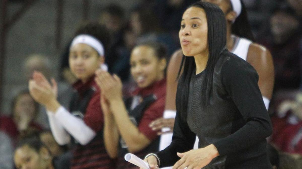 Coach Dawn Staley and South Carolina players.