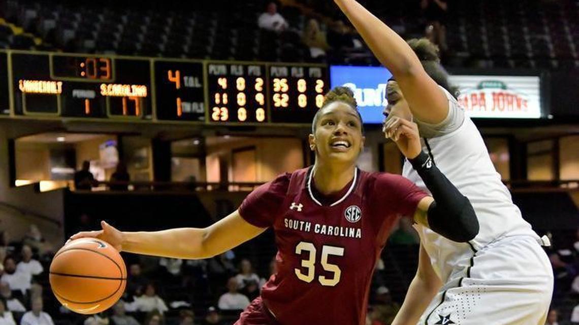 South Carolina Gamecocks forward Alexis Jennings (35) drives against Vanderbilt Commodores forward Kayla Overbeck (0)