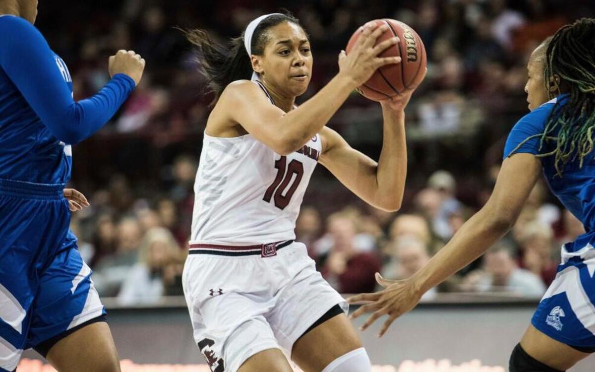 South Carolina guard Allisha Gray (10)