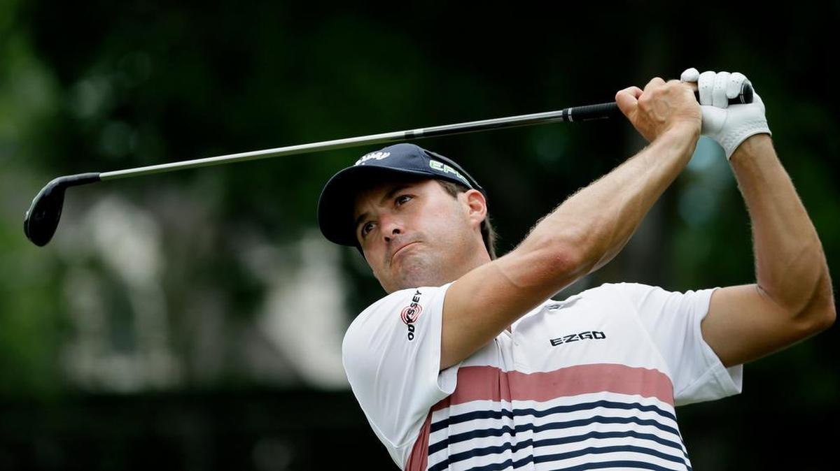 Aiken’s Kevin Kisner watches a tee shot during the third round of the Dean & DeLuca Invitational golf tournament at Colonial Country Club in Fort Worth, Texas, Saturday, May 27, 2017.