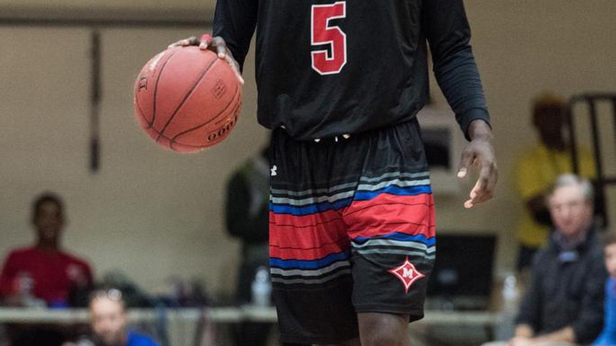 Guard Jalek Felton, who’ll play at Gray Collegiate this season, will take part in his second prestigious camp of the month this week at the Steph Curry Camp.