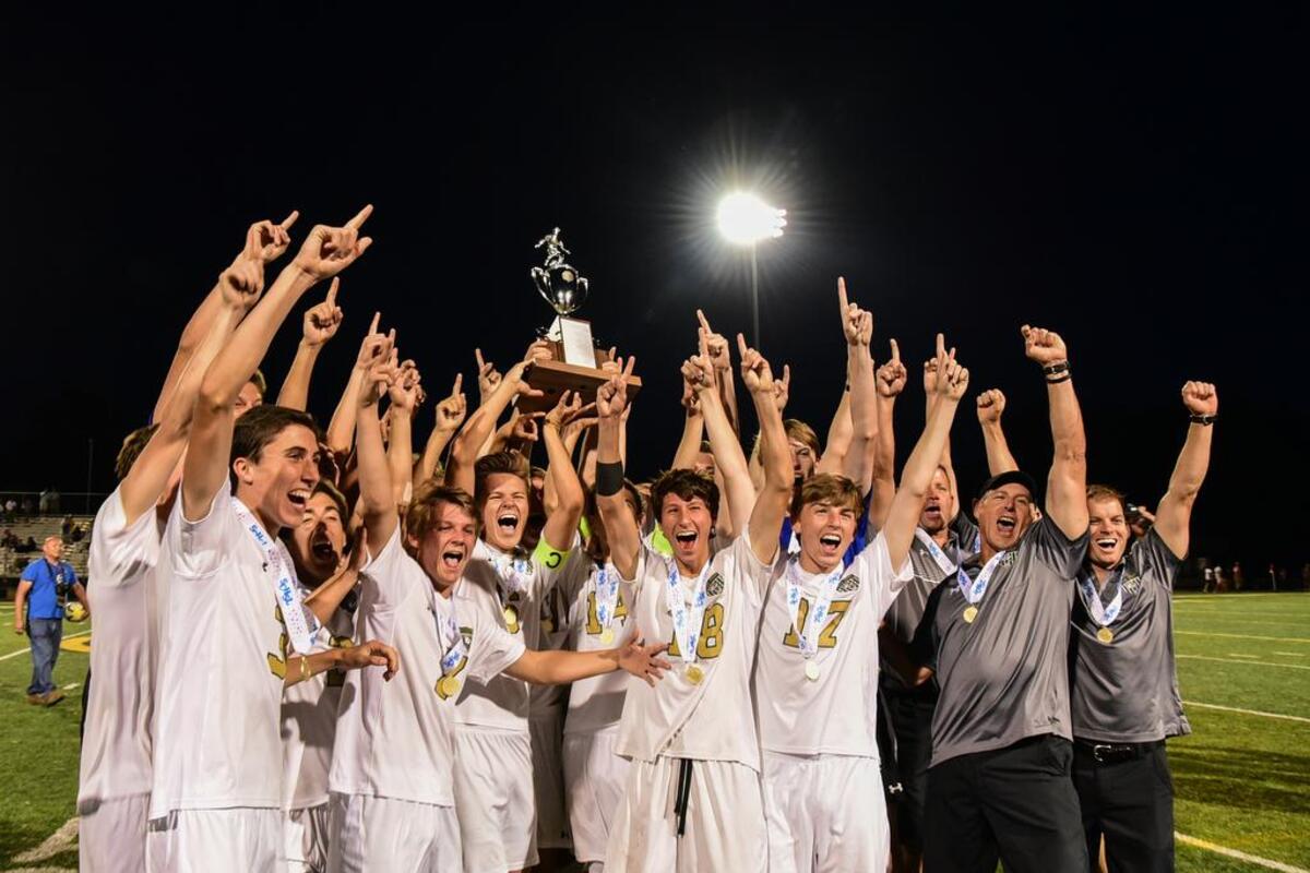 River Bluff players and coaches celebrated after their 2016 championship win.