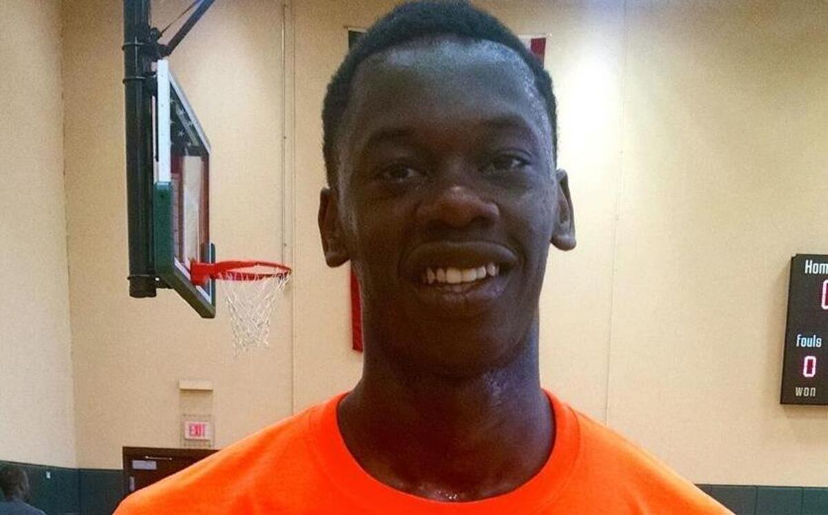 
De’riante Jenkins is considering Clemson and USC during his move to another high school
