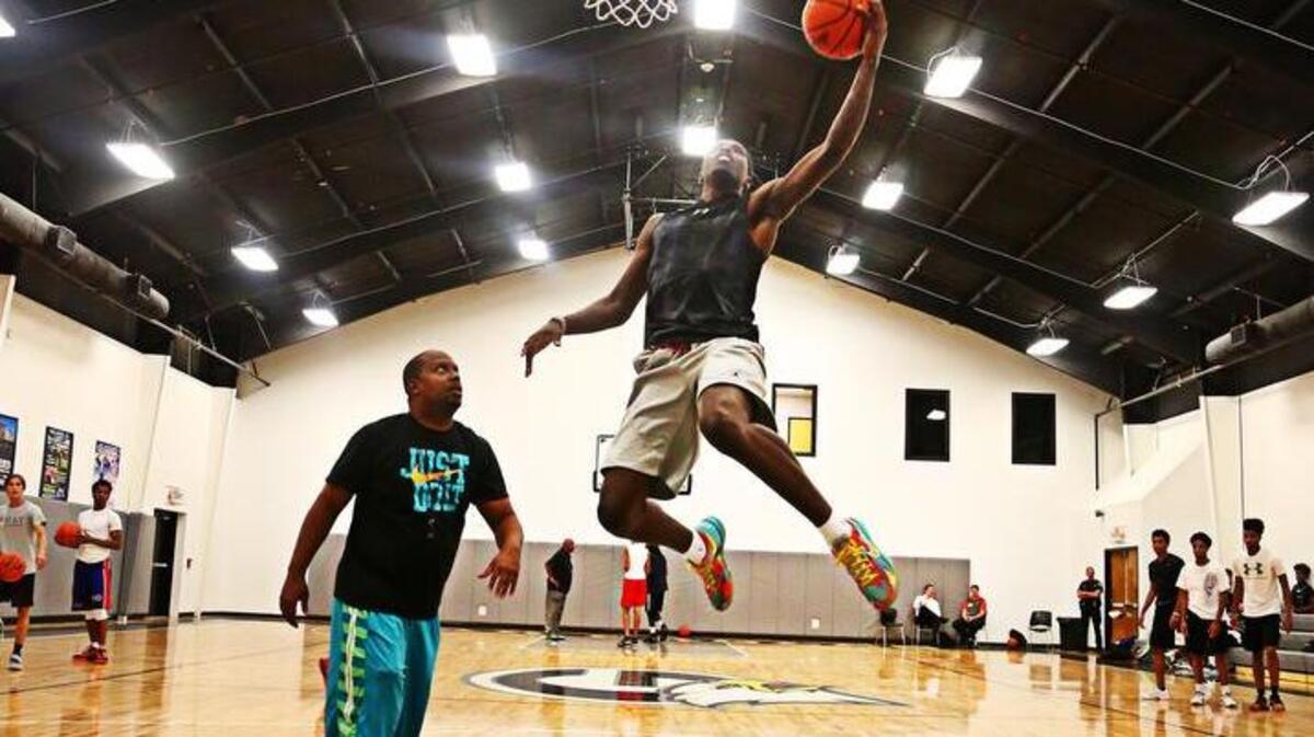 Jalek Felton is the top ranked high school basketball player in South Carolina. Felton is making himself at home at Gray Collegiate Academy for his senior season.