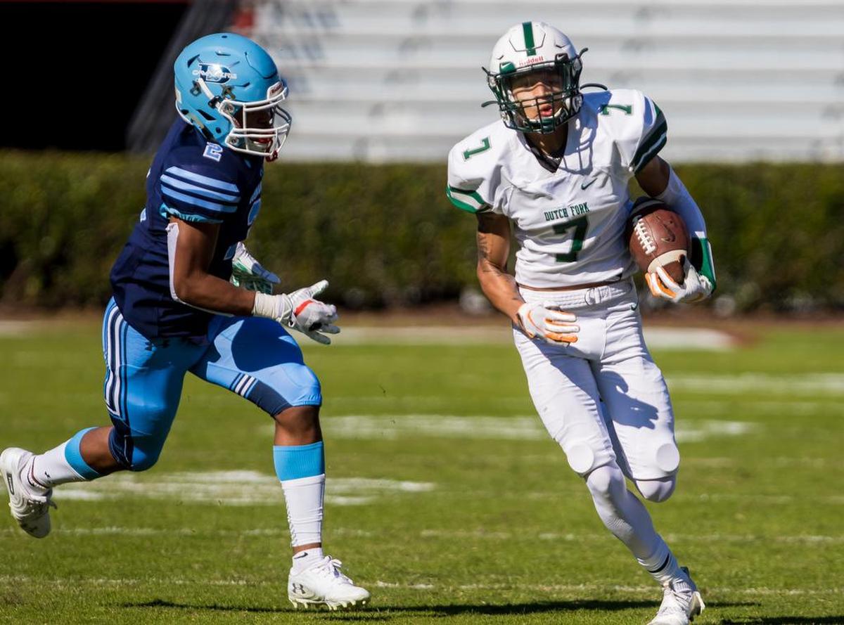 Dutch Fork Silver Foxes wide receiver Jalin Hyatt (7) scores on a long touchdown reception against the Dorman Cavaliers in the Class AAAAA State Championship Game at Williams-Brice Stadium in Columbia, SC.